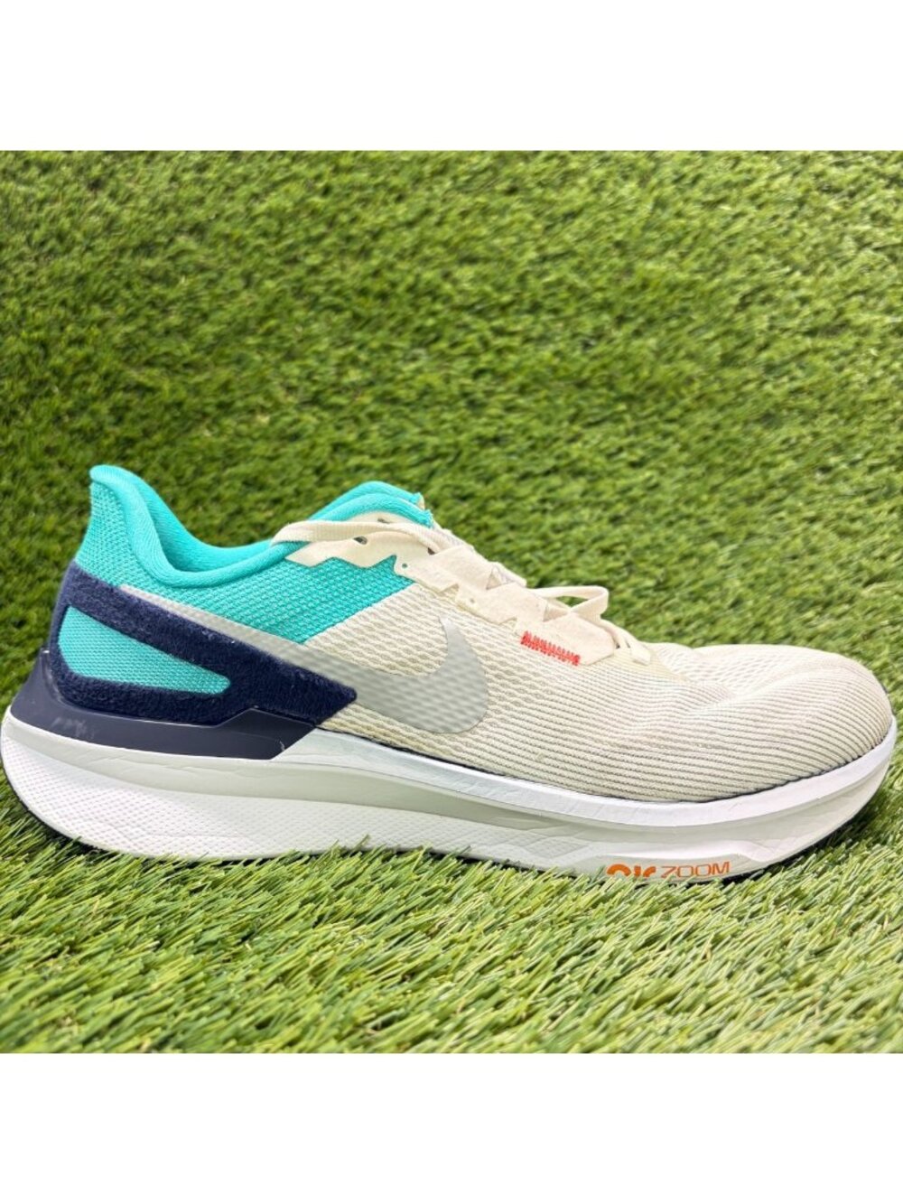 Nike Air Zoom Structure 25 Womens Size 10 White Athletic Running Shoes Sneakers